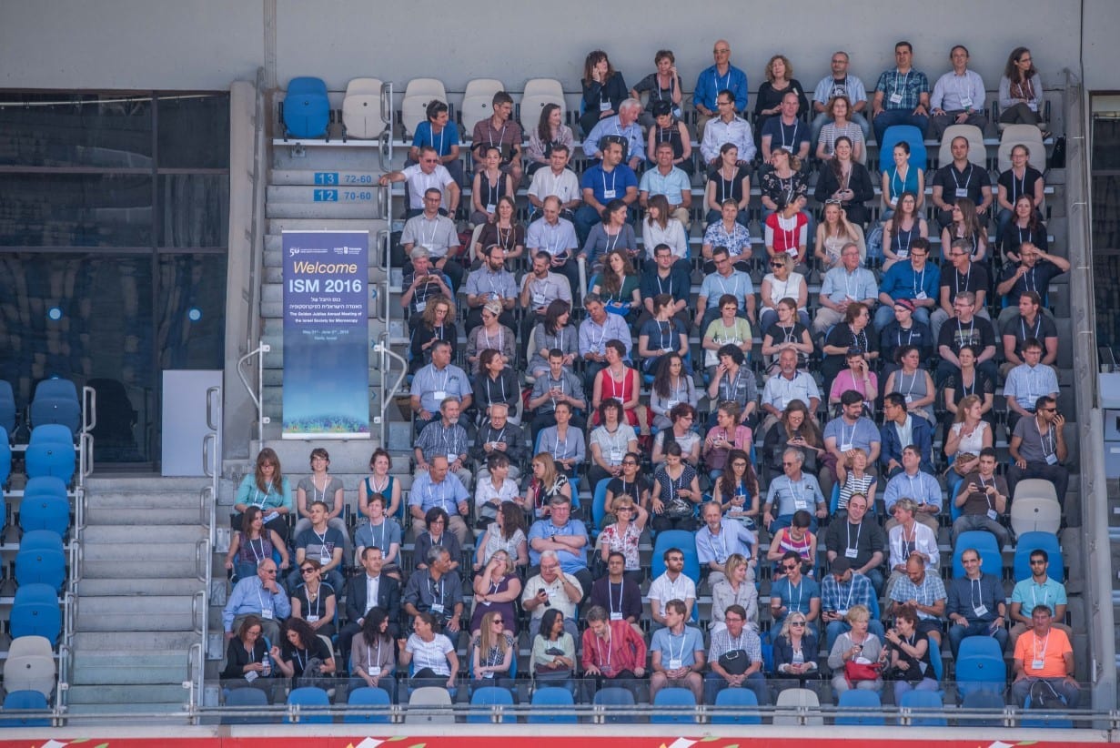 אורחי יריד ISM 2016 ביציעי אצטדיון סמי עופר