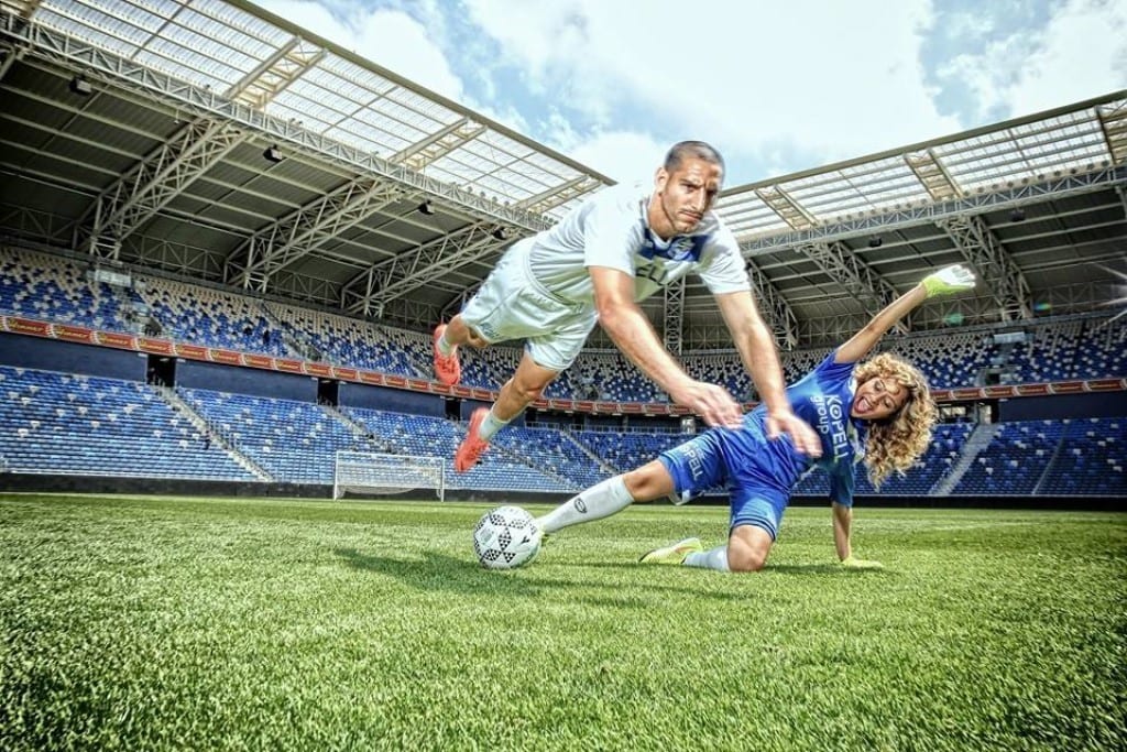 צילומים זוגיים מרהיבים על כר הדשא באצטדיון סמי עופר